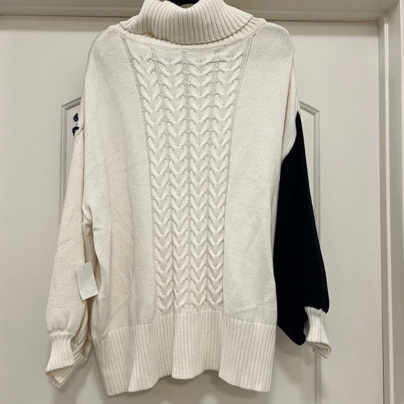 NWT Bloomingdales Oversized Stitched Cable Knit Turtleneck Sweater - Picture 7 of 8